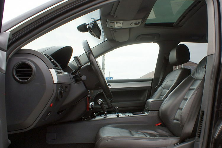 Volkswagen Touareg zdjęcie 10