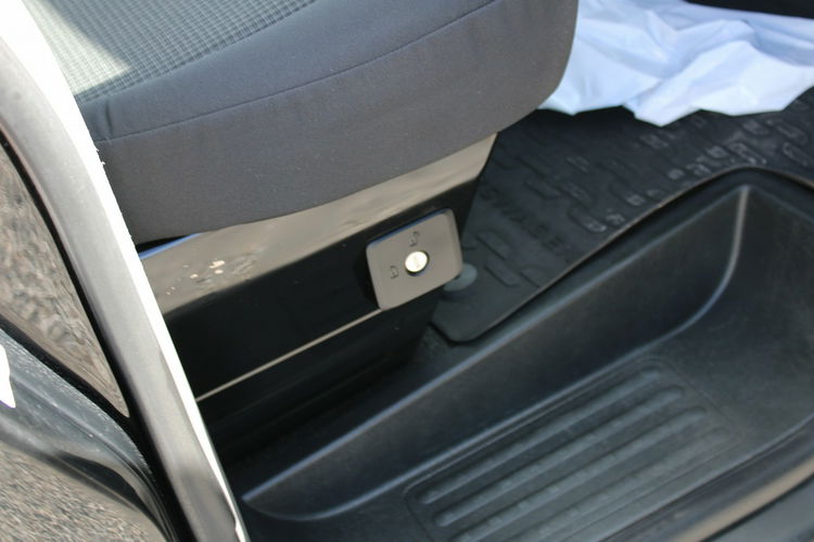 Volkswagen Transporter 4Motion F-vat Brygadowy Salon PL Gwarancja 150HP zdjęcie 16