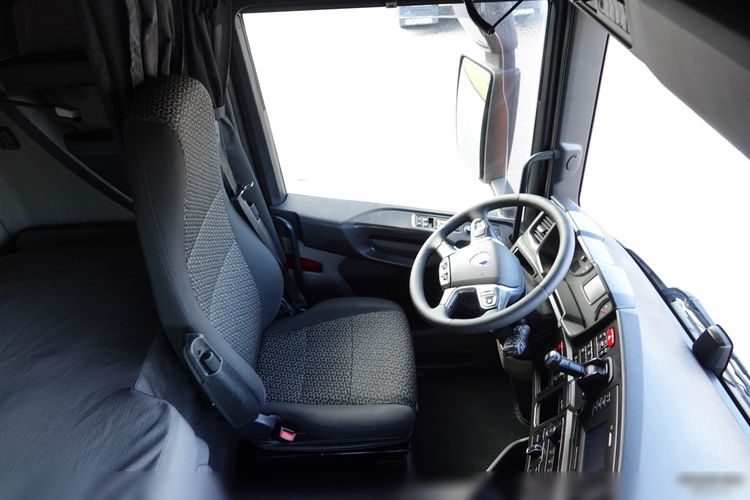 Scania R 450 / PEŁNY ADR / RETARDER / 2019 ROK / OPONY 100% /  PO ZŁOTYM KONTRAKCIE SERWISOWYM zdjęcie 27