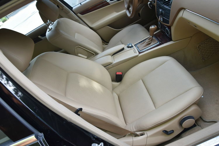 Mercedes C 200 C200 Elegance 1.8Kompressor 184KM Automat 2008r. REZERWACJA zdjęcie 25