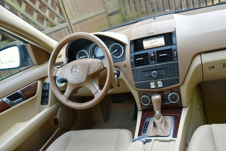 Mercedes C 200 C200 Elegance 1.8Kompressor 184KM Automat 2008r. REZERWACJA zdjęcie 8