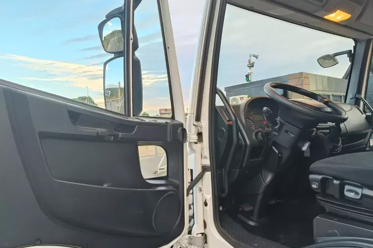 Iveco EURO CARGO 120-190L / KONTENER 6.30 + WINDA / EURO 6 / NISKI PRZEBIEG / zdjęcie 20