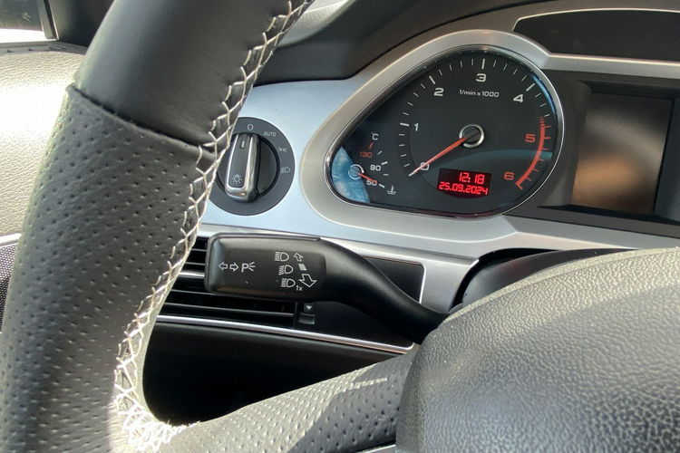 Audi A6 Zadbane rodzinne - bezwypadkowe z oryginalnym przebiegiem. zdjęcie 21