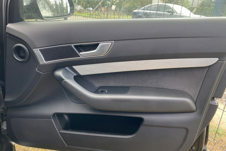 Audi A6 Zadbane rodzinne - bezwypadkowe z oryginalnym przebiegiem. zdjęcie 25