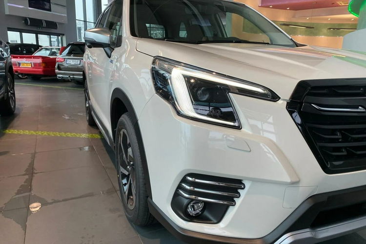 Forester Subaru Forester 2.0i-L Platinum (EyeSight) Lineartronic zdjęcie 4