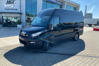 Iveco Daily 35 S17 Iveco Daily 35S17 /HiTec/ Średni furgon /Top Wypas/ Automat