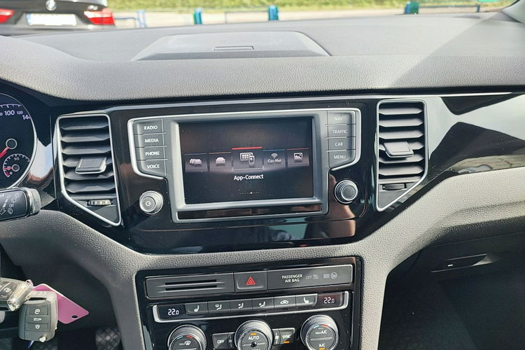Volkswagen Golf Sportsvan Highline + BMT 1.4 Ltr. - 92 kW 16V TSI zdjęcie 16