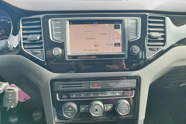 Volkswagen Golf Sportsvan Highline + BMT 1.4 Ltr. - 92 kW 16V TSI zdjęcie 17