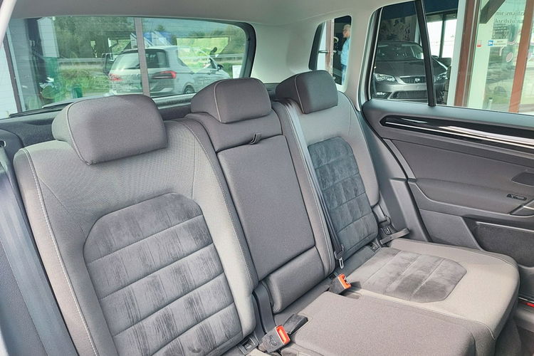 Volkswagen Golf Sportsvan Highline + BMT 1.4 Ltr. - 92 kW 16V TSI zdjęcie 20