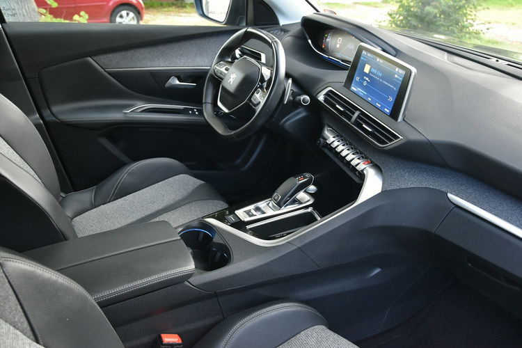 Peugeot 3008 1.2PureTech 130KM Automat 2019r. Skóra alu19 Virtual Kamera TEMPOMAT zdjęcie 12