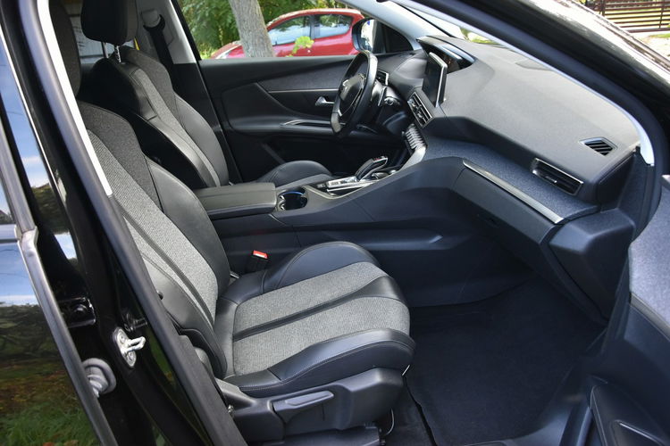 Peugeot 3008 1.2PureTech 130KM Automat 2019r. Skóra alu19 Virtual Kamera TEMPOMAT zdjęcie 13