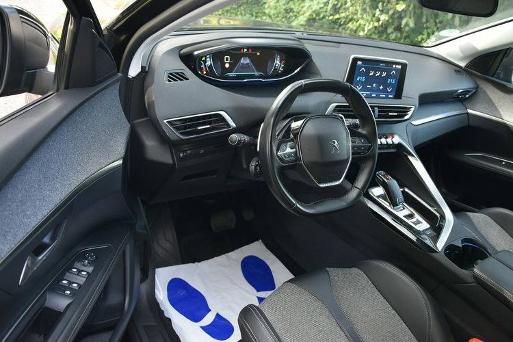 Peugeot 3008 1.2PureTech 130KM Automat 2019r. Skóra alu19 Virtual Kamera TEMPOMAT zdjęcie 15