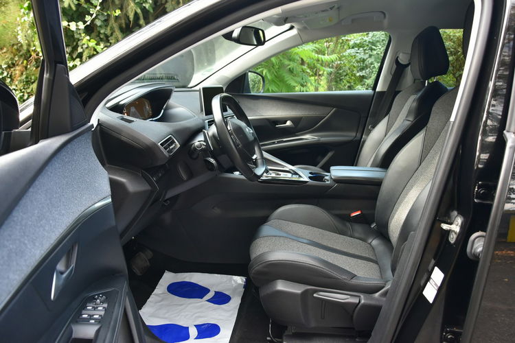 Peugeot 3008 1.2PureTech 130KM Automat 2019r. Skóra alu19 Virtual Kamera TEMPOMAT zdjęcie 25