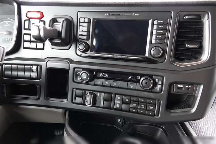 Scania R 450 / RETARDER / HYDRAULIKA do wywrotu + dwuobwodowa / CAŁA NA PODUSZKACH / 2018 ROK / SPROWADZONA / PO ZŁOTYM KONTRAKCIE SERWISOWYM zdjęcie 31