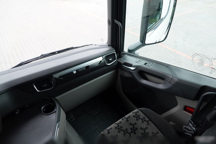 Scania R 450 / RETARDER / HYDRAULIKA do wywrotu + dwuobwodowa / CAŁA NA PODUSZKACH / 2018 ROK / SPROWADZONA / PO ZŁOTYM KONTRAKCIE SERWISOWYM zdjęcie 33