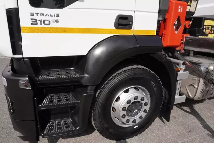 Iveco Stralis 19t 310KM / E6 / Dźwig Fassi / 20 palet / dł.8m zdjęcie 25