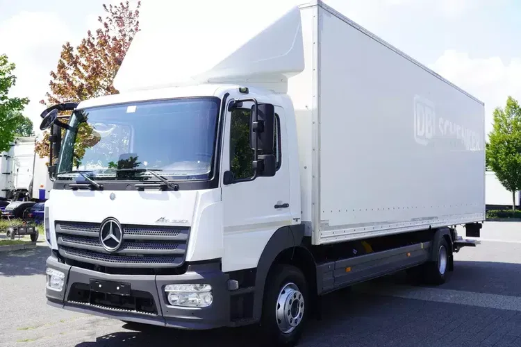 Mercedes Atego 1318 E6 / kontener 20 palet / winda / 90 tys.km zdjęcie 11