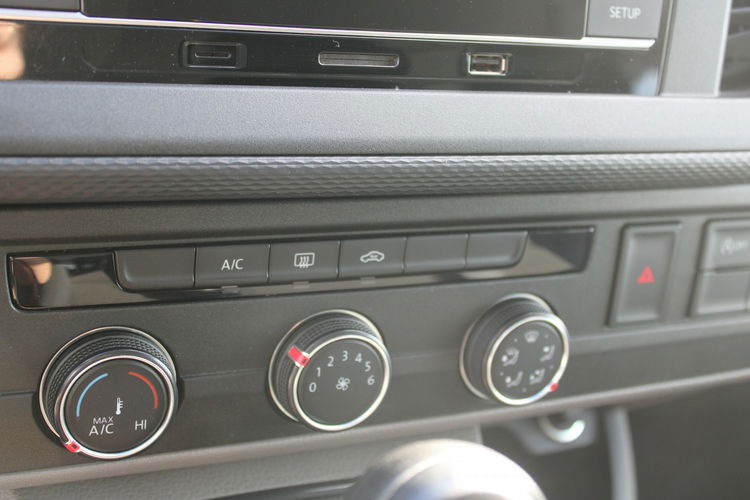 Volkswagen Transporter 9 miejscowy F-VAT Salon Polska LONG Gwarancja zdjęcie 17