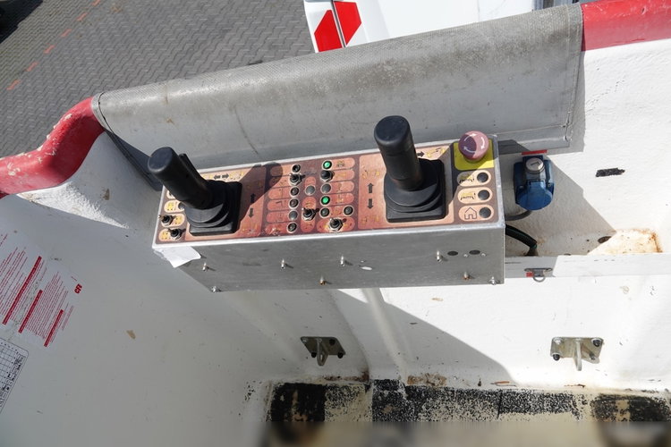 Iveco DAILY 70C18H V / PODNOŚNIK KOSZOWY - 17 METRÓW / ZWYŻKA 172TPF / 2019 ROK / BUS BLASZAK + ZWYŻKA zdjęcie 15