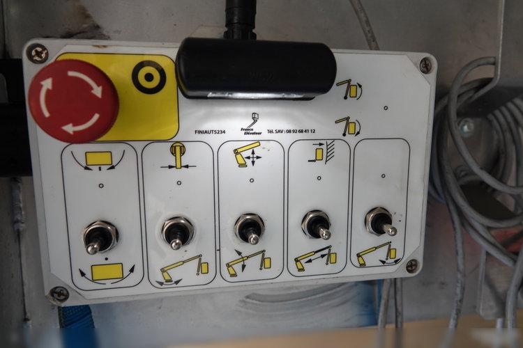 Iveco DAILY 70C18H V / PODNOŚNIK KOSZOWY - 17 METRÓW / ZWYŻKA 172TPF / 2019 ROK / BUS BLASZAK + ZWYŻKA zdjęcie 19