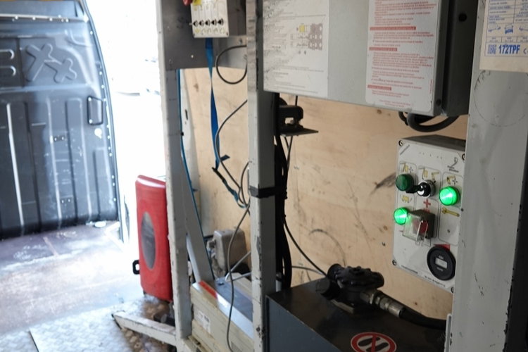 Iveco DAILY 70C18H V / PODNOŚNIK KOSZOWY - 17 METRÓW / ZWYŻKA 172TPF / 2019 ROK / BUS BLASZAK + ZWYŻKA zdjęcie 22