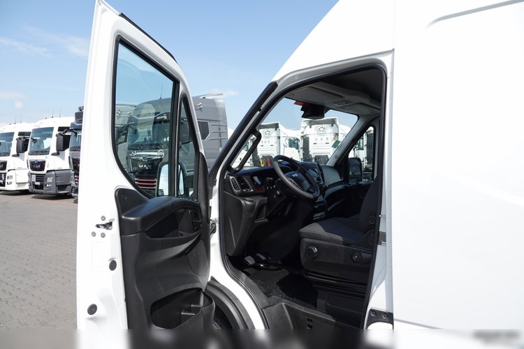 Iveco DAILY 70C18H V / PODNOŚNIK KOSZOWY - 17 METRÓW / ZWYŻKA 172TPF / 2019 ROK / BUS BLASZAK + ZWYŻKA zdjęcie 33