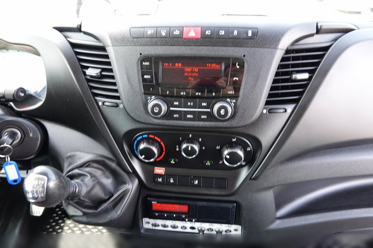 Iveco DAILY 70C18H V / PODNOŚNIK KOSZOWY - 17 METRÓW / ZWYŻKA 172TPF / 2019 ROK / BUS BLASZAK + ZWYŻKA zdjęcie 39