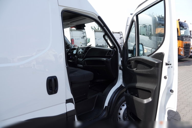 Iveco DAILY 70C18H V / PODNOŚNIK KOSZOWY - 17 METRÓW / ZWYŻKA 172TPF / 2019 ROK / BUS BLASZAK + ZWYŻKA zdjęcie 42