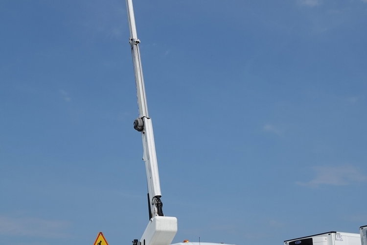 Iveco DAILY 70C18H V / PODNOŚNIK KOSZOWY - 17 METRÓW / ZWYŻKA 172TPF / 2019 ROK / BUS BLASZAK + ZWYŻKA zdjęcie 49