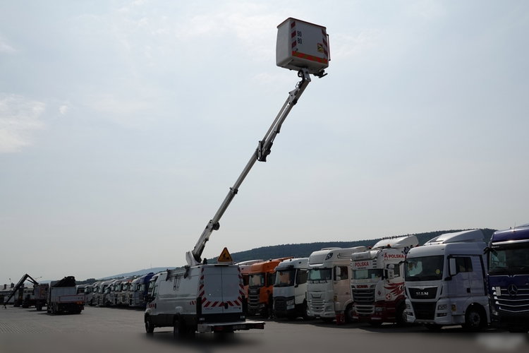 Iveco DAILY 70C18H V / PODNOŚNIK KOSZOWY - 17 METRÓW / ZWYŻKA 172TPF / 2019 ROK / BUS BLASZAK + ZWYŻKA zdjęcie 54