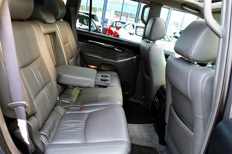 Toyota Land Cruiser 8-Osobowy AUTOMAT+PNEUMATYKA Szyberdach+Skóra I-wł Kraj Bezwypadkowy 4x2 zdjęcie 11