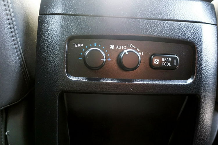 Toyota Land Cruiser 8-Osobowy AUTOMAT+PNEUMATYKA Szyberdach+Skóra I-wł Kraj Bezwypadkowy 4x2 zdjęcie 12