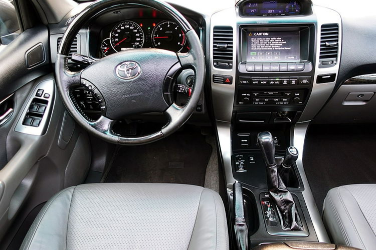 Toyota Land Cruiser 8-Osobowy AUTOMAT+PNEUMATYKA Szyberdach+Skóra I-wł Kraj Bezwypadkowy 4x2 zdjęcie 14