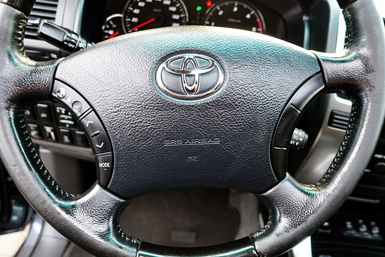 Toyota Land Cruiser 8-Osobowy AUTOMAT+PNEUMATYKA Szyberdach+Skóra I-wł Kraj Bezwypadkowy 4x2 zdjęcie 19