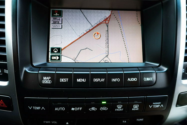 Toyota Land Cruiser 8-Osobowy AUTOMAT+PNEUMATYKA Szyberdach+Skóra I-wł Kraj Bezwypadkowy 4x2 zdjęcie 23