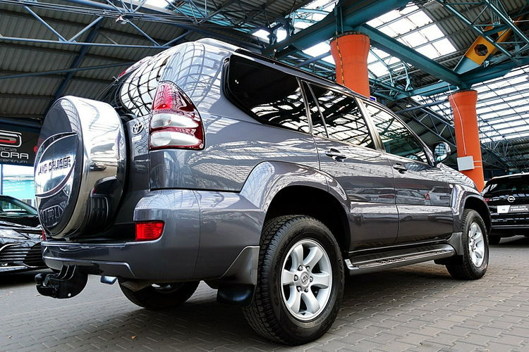 Toyota Land Cruiser 8-Osobowy AUTOMAT+PNEUMATYKA Szyberdach+Skóra I-wł Kraj Bezwypadkowy 4x2 zdjęcie 74