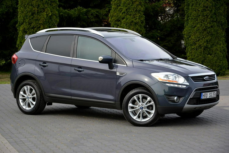 Ford Kuga Titanium Skóry Bi-Xenon Ledy 4x4 Duża Navi Kamera 2xParktr. ALU17 zdjęcie 11