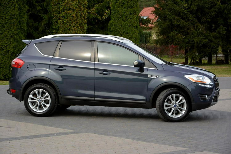 Ford Kuga Titanium Skóry Bi-Xenon Ledy 4x4 Duża Navi Kamera 2xParktr. ALU17 zdjęcie 12