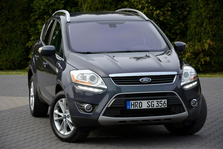 Ford Kuga Titanium Skóry Bi-Xenon Ledy 4x4 Duża Navi Kamera 2xParktr. ALU17 zdjęcie 9