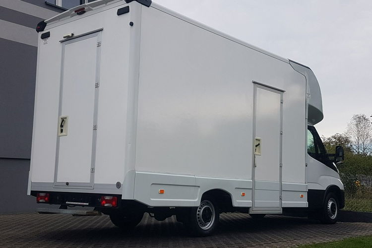 Iveco Daily KONTENER NISKOPODŁOGOWY 4.43x2.23x2.42 SKLEP FOODTRUCK KAMPER KLIMA zdjęcie 29