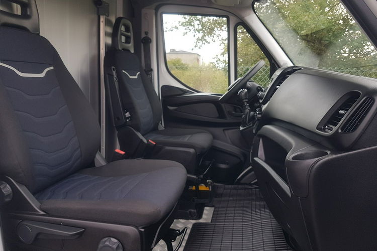 Iveco Daily KONTENER NISKOPODŁOGOWY 4.43x2.23x2.42 SKLEP FOODTRUCK KAMPER KLIMA zdjęcie 8