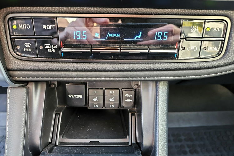 Toyota Auris 1.6 D4D 112KM PRESTIGE EXECUTIVE, salon Polska, gwarancja, FV23% zdjęcie 18