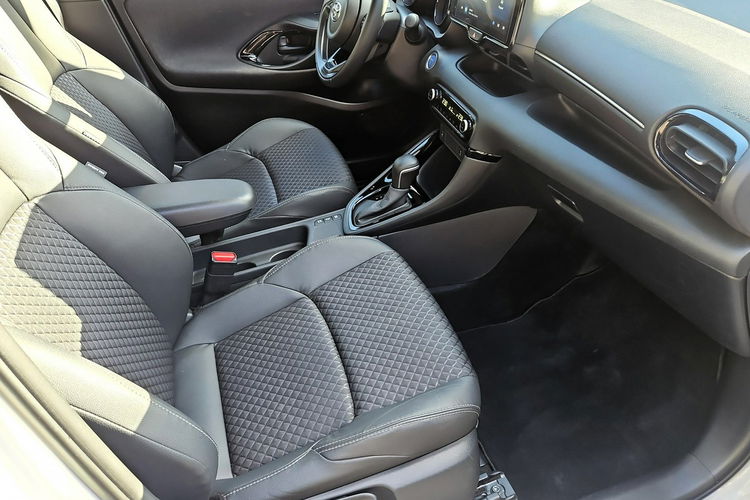 Toyota Yaris 1.5 HSD 116KM SELECTION STYLE, salon Polska, gwarancja, FV23% zdjęcie 14