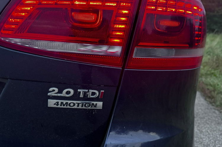 Volkswagen Passat 2.0 TDi automat 177KM 4 -Motion R-Line skóry ledy bixenon 1.r.gwaran zdjęcie 9