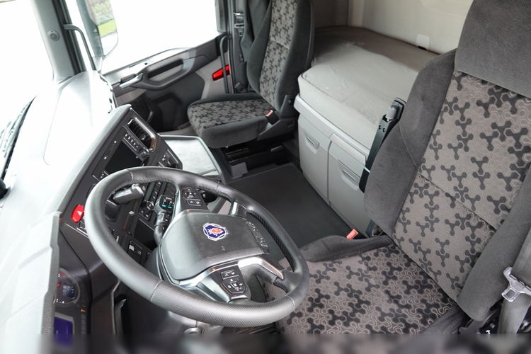 Scania S 450 / RETARDER /2018 ROK / NAVI / ALUFELGI / OPONY 100 % /KLIMA POSTOJOWA  / SPROWADZONA / PO KONTRAKCIE SERWISOWYM zdjęcie 26