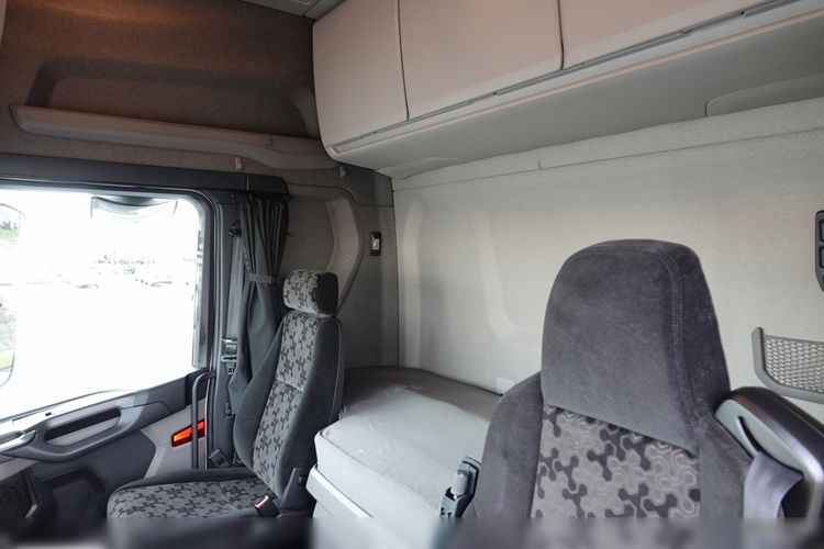 Scania S 450 / RETARDER /2018 ROK / NAVI / ALUFELGI / OPONY 100 % /KLIMA POSTOJOWA  / SPROWADZONA / PO KONTRAKCIE SERWISOWYM zdjęcie 27