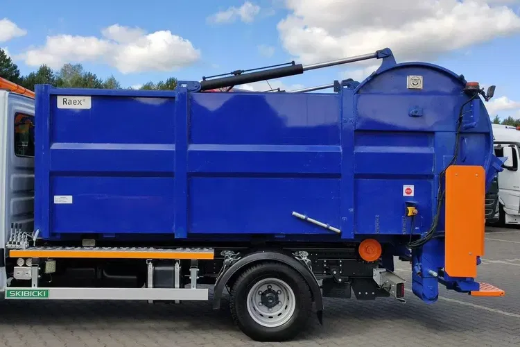 Iveco Daily 70C17 Hakowiec Skibicki Zabudowa ŚMIECIARKA POMOT KS-8 zdjęcie 9