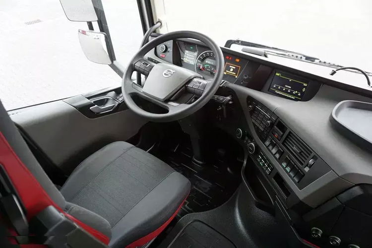 Volvo / FH / 500 / EURO 6 / ACC / GLOBETROTTER XL zdjęcie 13