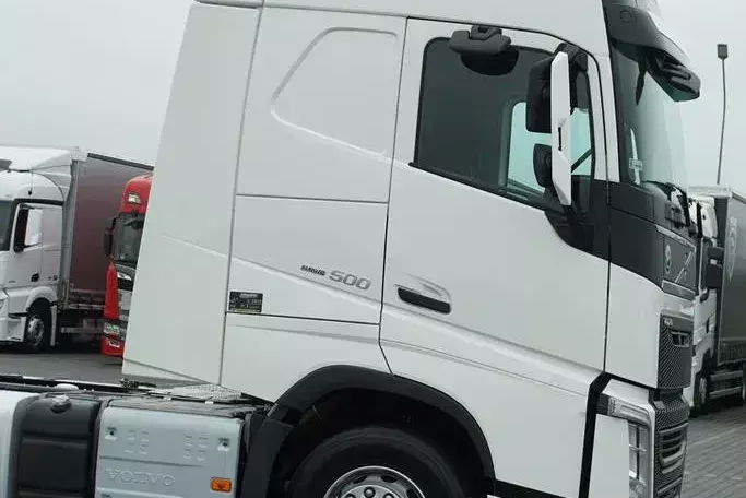 Volvo / FH / 500 / EURO 6 / ACC / GLOBETROTTER XL zdjęcie 24