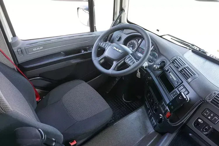 DAF / CF / 400 / ACC / EURO 6 / PRZEWOZU NAPOJÓW / OŚ SKRĘTNA zdjęcie 13